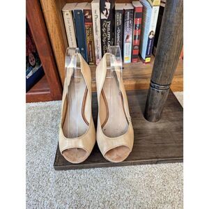 L.A.M.B platform peep toe stilettos sz 7 tan and gold leather euc